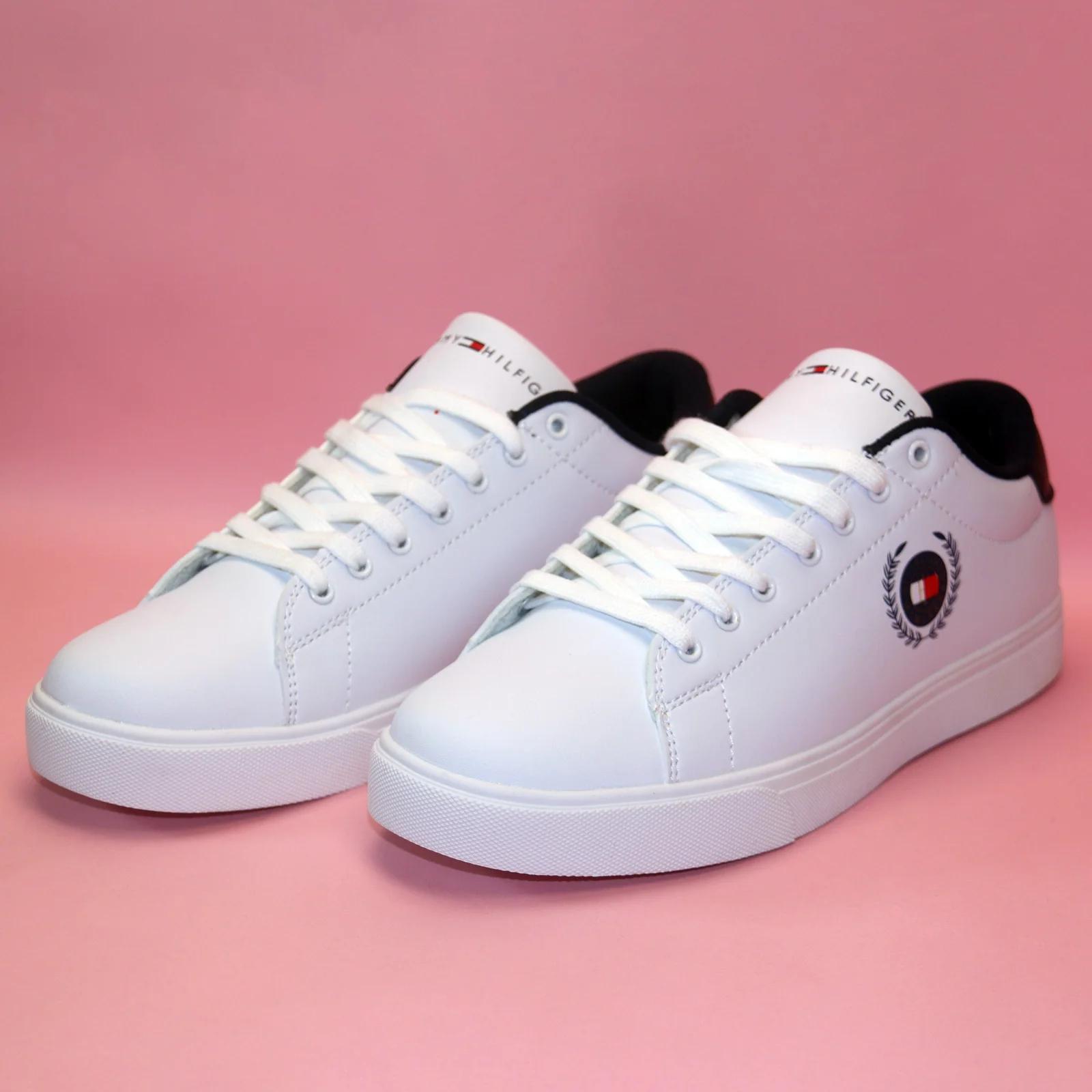 Tommy Hilfiger Men's White Sneakers with Navy Crest GS127