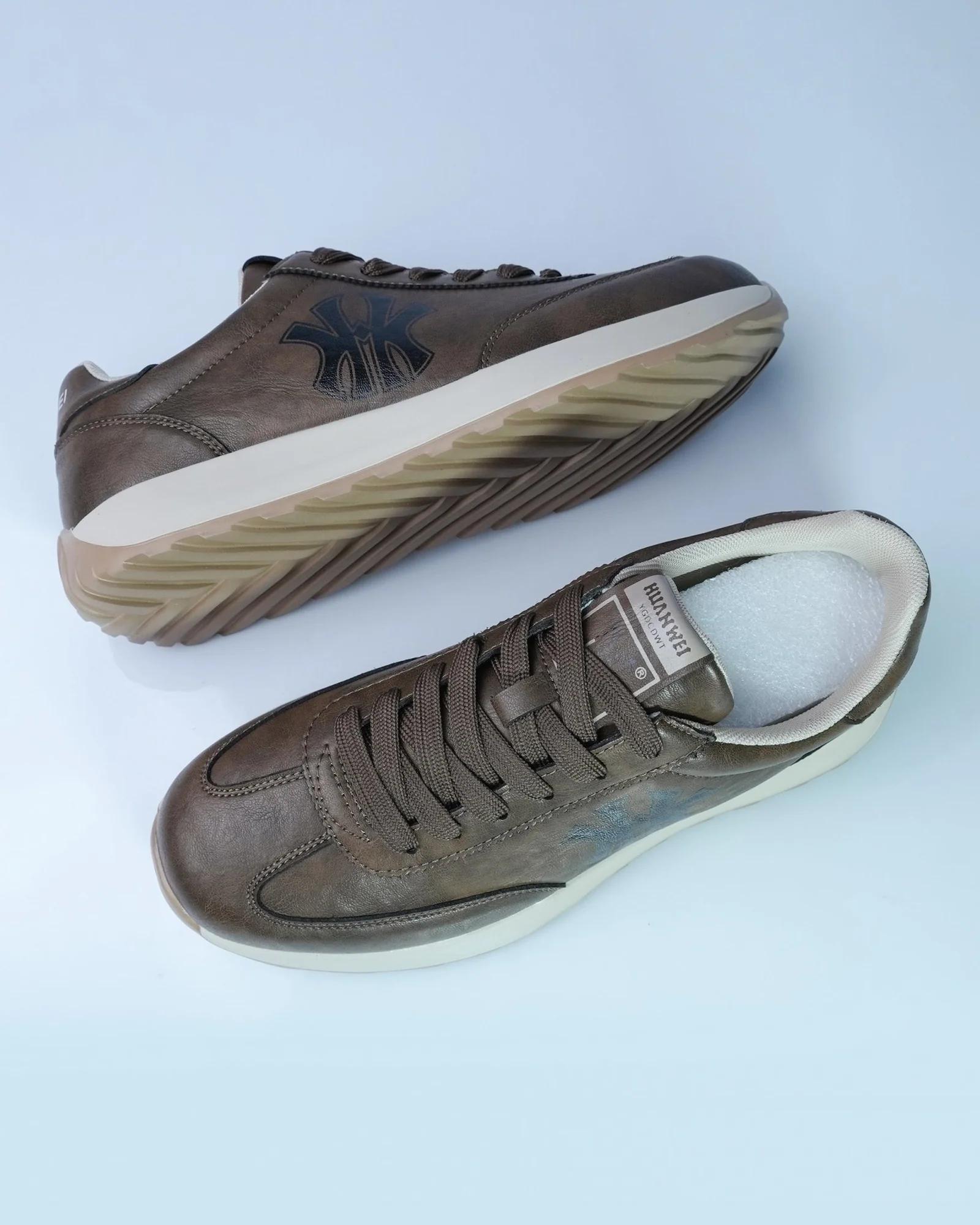 HUANWEI Brown Retro Sneakers For Men GS156
