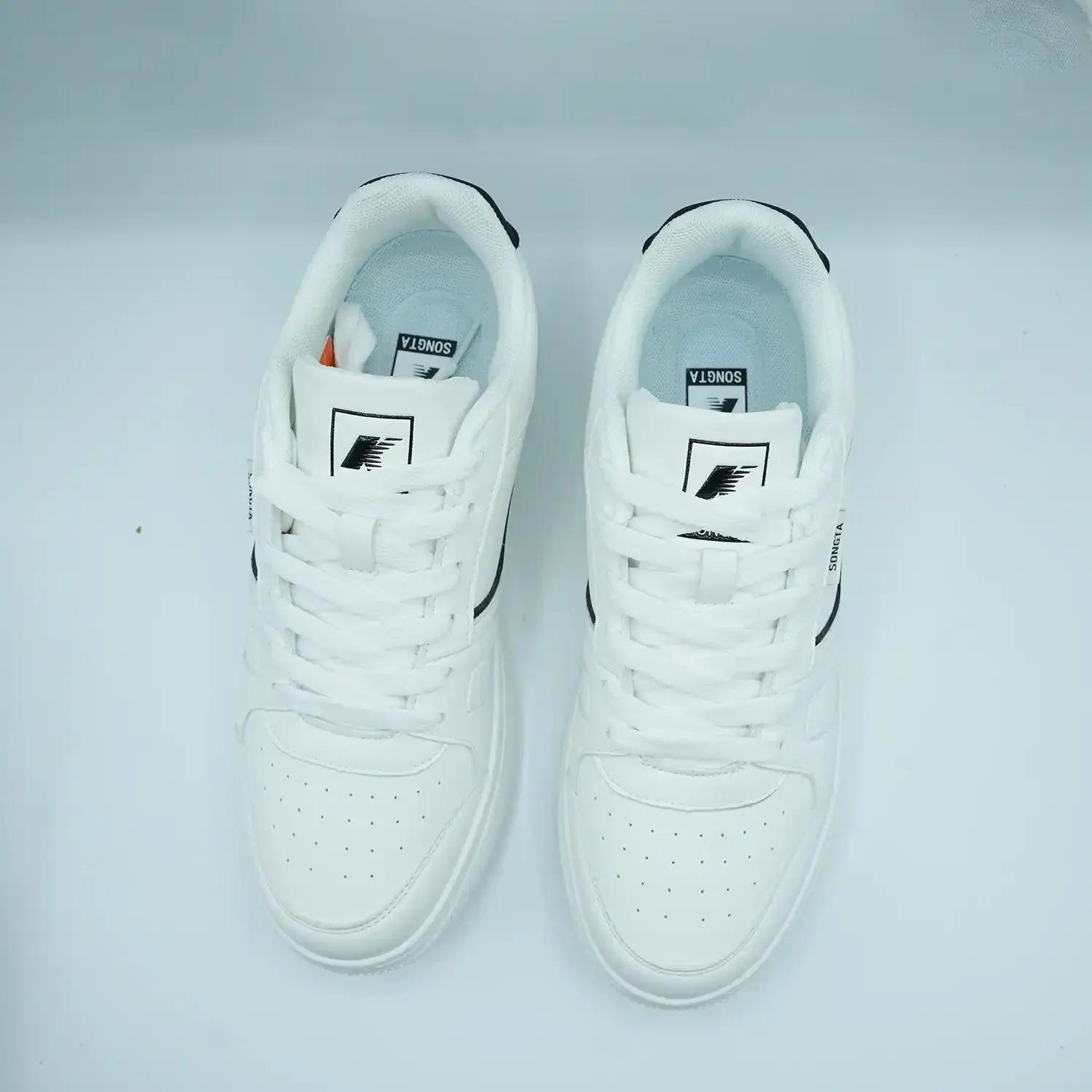 Sneakers with Tricolor Detail GS79
